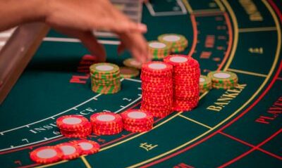 How to play baccarat online